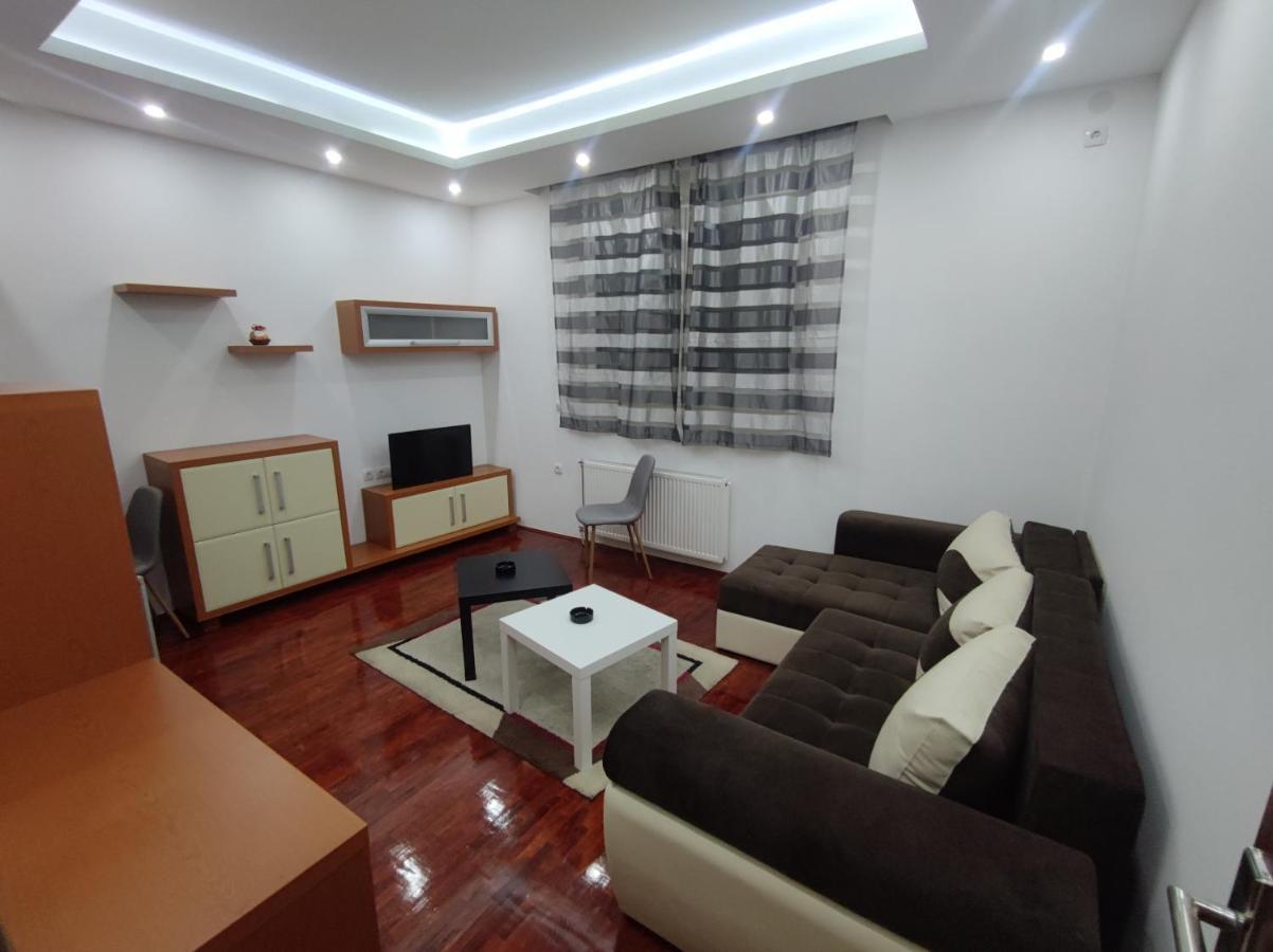 Nis Apartment Buitenkant foto