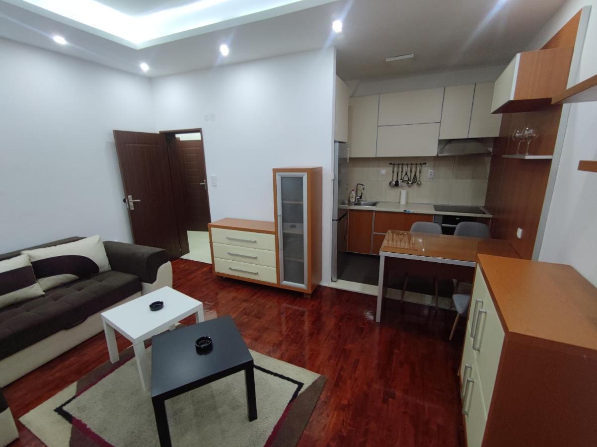 Nis Apartment Buitenkant foto
