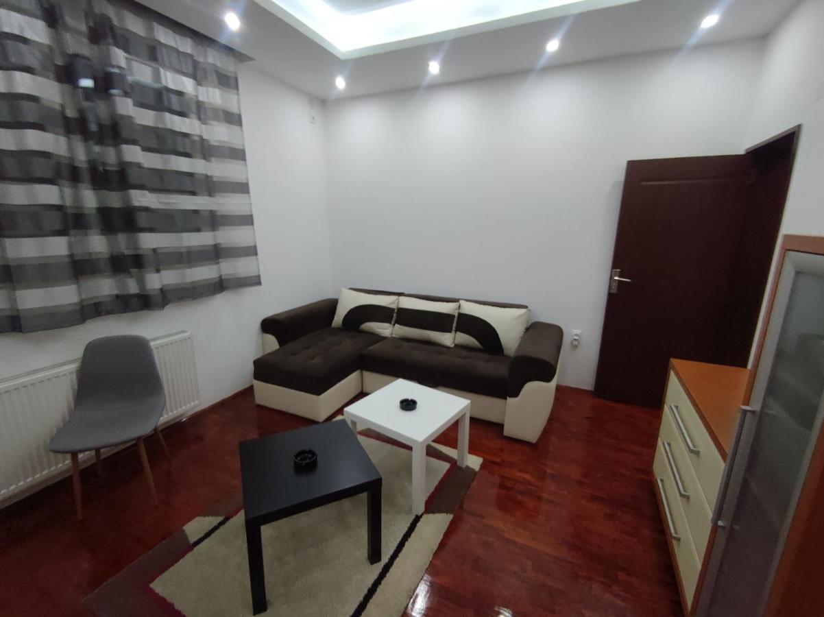 Nis Apartment Buitenkant foto